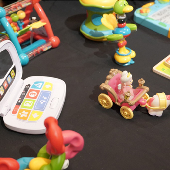 Merangsang Sensori Dengan Mainan