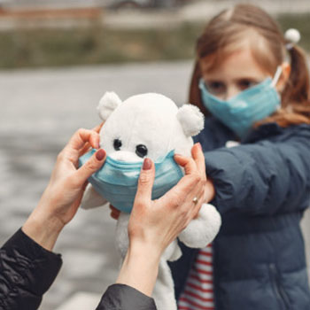 4 Kesalahan yang Harus Orang Tua Hindari Saat Wabah COVID-19