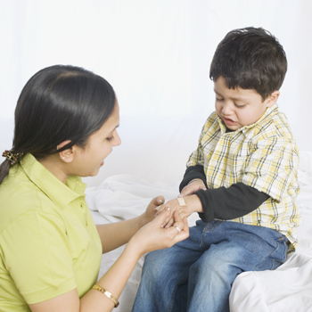 Anak Anda Sering Jatuh? Waspada, Bisa Jadi Ada Masalah Serius Berikut