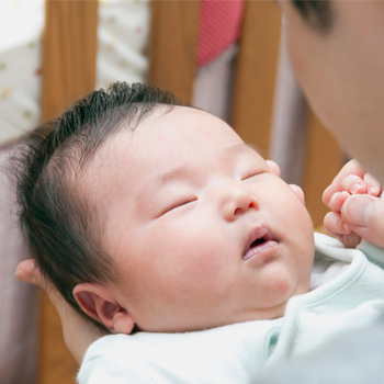 Ayah Ditinggal Berdua Bayi