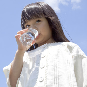 Jangan Sampai Si Kecil Kekurangan Cairan Tubuh