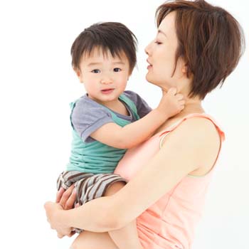 5 Aturan Paling Benar Membawa Barang Berat saat Hamil