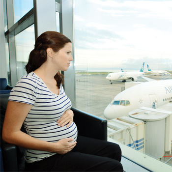 Aturan Naik Pesawat Terbang Saat Hamil
