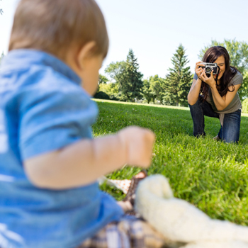 6 Aturan Main Posting Sosial Media untuk Pengasuh Anak Anda