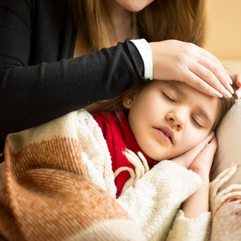 5 Asupan Penting Turunkan Demam Anak