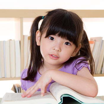 Memilih Buku Sesuai Usia Anak