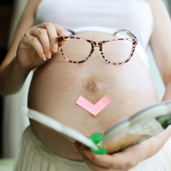 7 Gangguan Mata Ini Bisa Menyerang Ibu Hamil