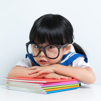 5 Cara Menghadapi Anak yang Terlalu Cuek