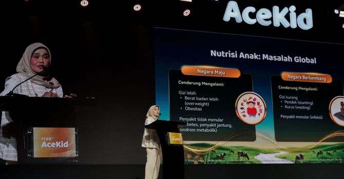 Guru Besar Ilmu Kesehatan Anak Universitas Indonesia dan Konsultan Tumbuh Kembang Pediatri Sosial FKUI-RSCM, Prof. DR. dr. Rini Sekartini, Sp.A(K), menyampaikan pentingnya orang tua untuk lebih kritis dalam membaca label dan memahami komposisi produk nutrisi anak dalam acara Grand Launching AceKid Indonesia di Jakarta