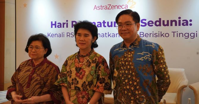 Prof. dr. Cissy, Dokter Spesialis Anak - Konsultan Respirologi Anak_ Prof. Dr. dr. Rina, Dokter Spesialis Anak Subspesialis Neonatologi, dan dr. Feddy, Medical Director AstraZeneca Indonesia