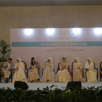 Wardah Cantik dari Hati