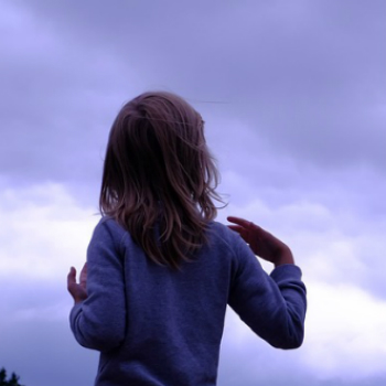 Kiat Melindungi Anak dari Ancaman Predator Seksual 