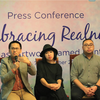 Instalasi Seni Untuk Wanita Cantik Alami 