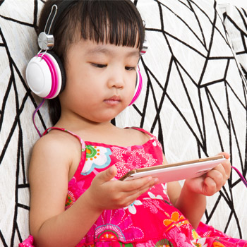 3 Cara Membatasi Anak Main Gadget