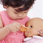 Bermain Peran Sambil Main Boneka