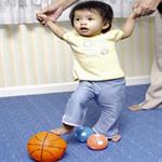 Saat Balita Mulai Belajar Jalan