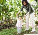 Saat Balita Mulai Belajar Melangkah