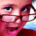 Balita Memakai Kacamata