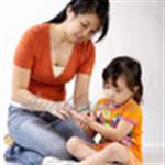 Menangani Anak Tertusuk Serpihan Kayu