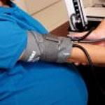 Pantau Tekanan Darah Saat Hamil