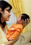 Kiat Tumpahkan Cinta Pada Bayi