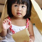 Balita Hobi Sobek Kertas