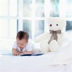 Memilihkan Buku untuk Bayi 0-6 bulan