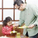 Tips: Ayah Pun Pintar Memasak untuk Balita